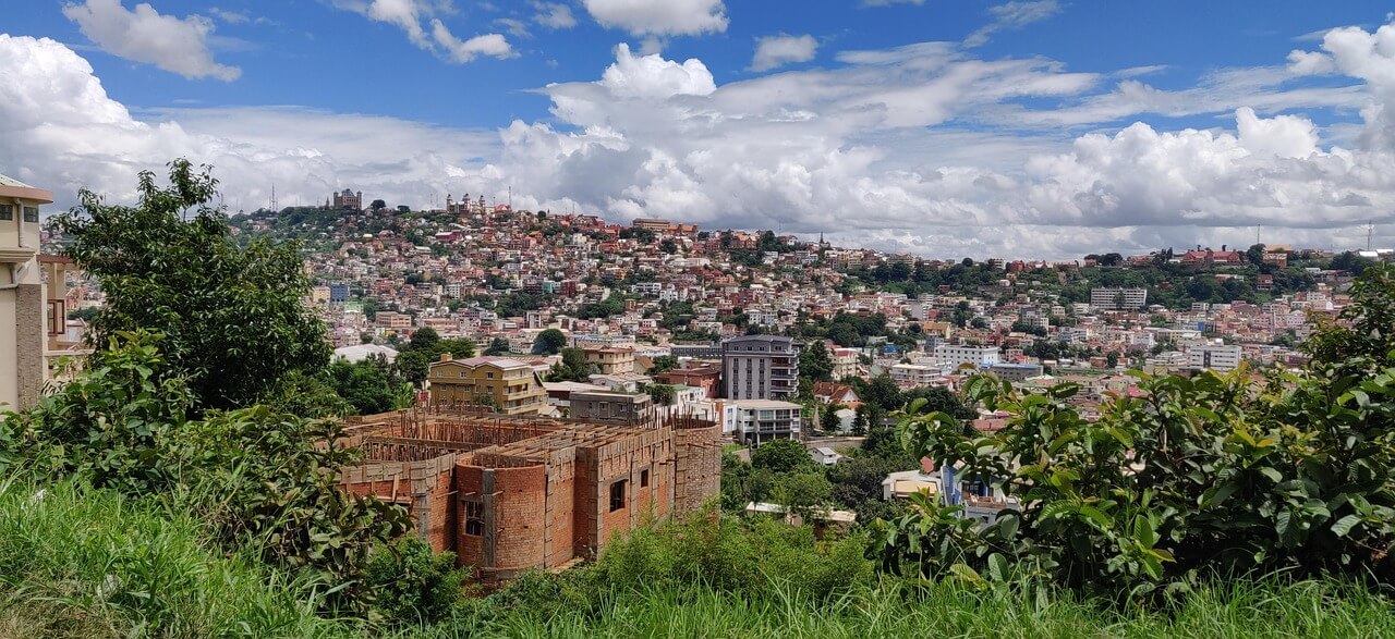 IT Outsourcing in Madagascar: Costs, Risks, and Best Practices